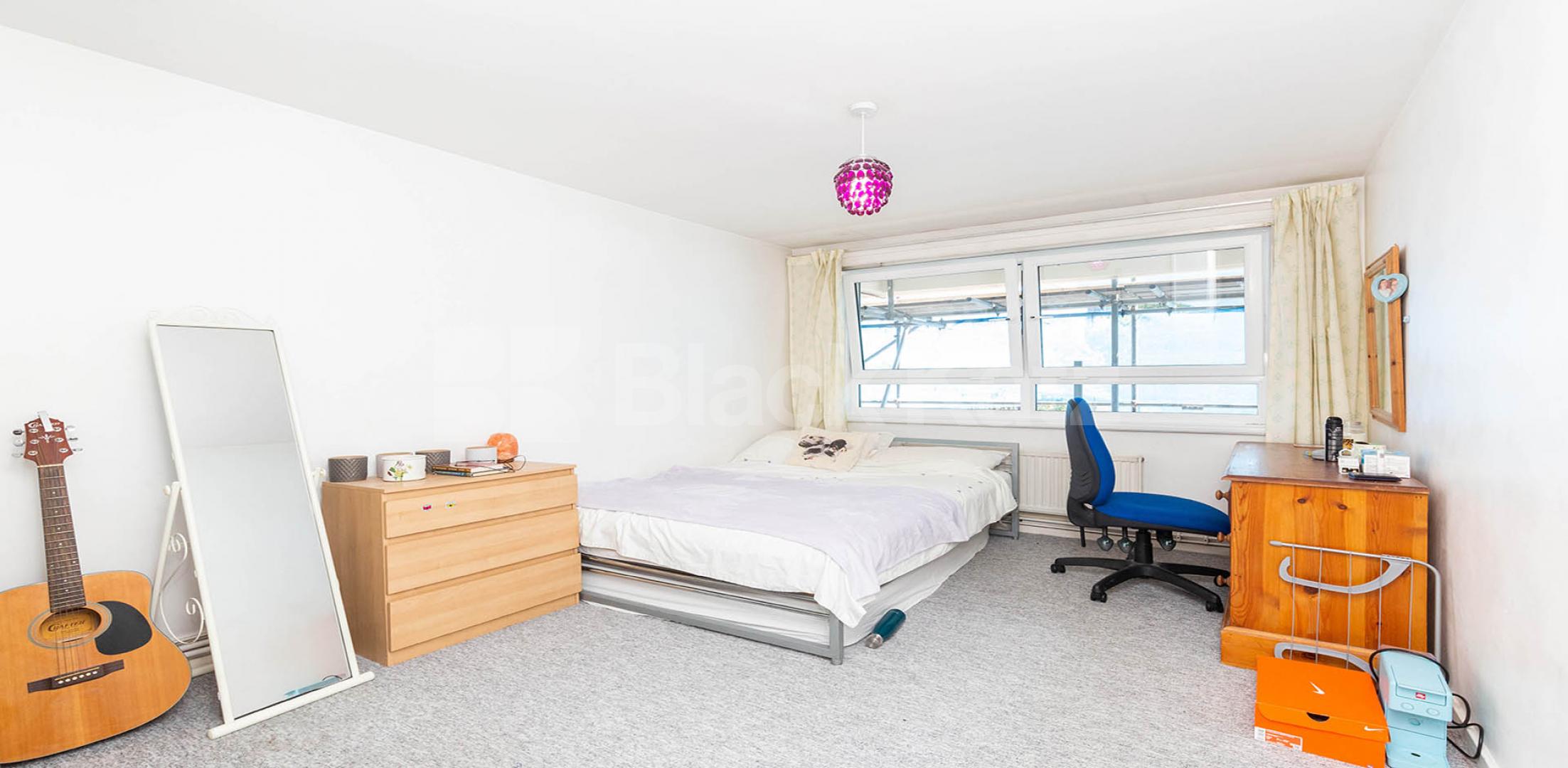 			GOOD FOR 3 SHARERS!, 2 Bedroom, 1 bath, 1 reception Flat			 Pembroke Street, Caledonian road / Kings cross